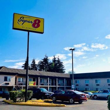 Super 8 by Wyndham Lynnwood Thumbnail