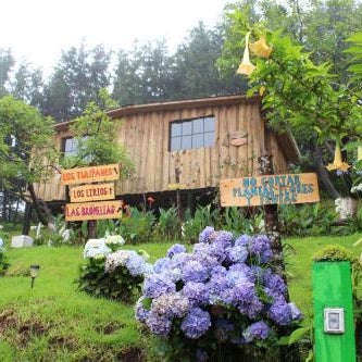 Cabañas y Restaurante Allá Arriba