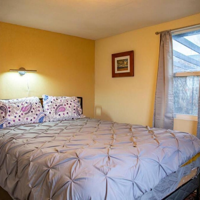 2 bed 1 bath cottage home Thumbnail