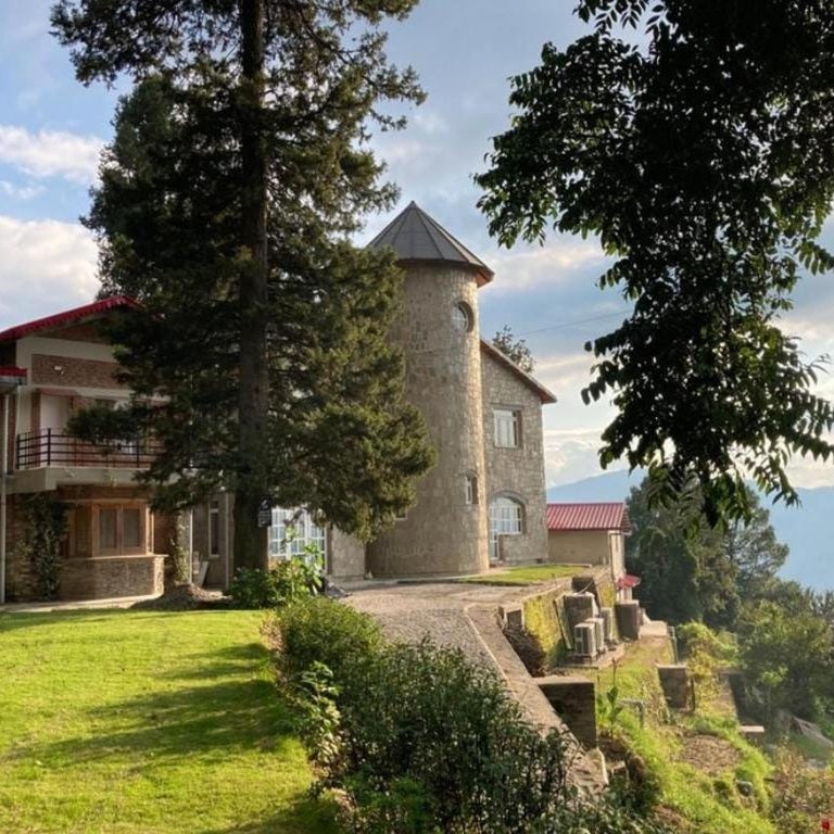 THE MAGNOLIA LODGE