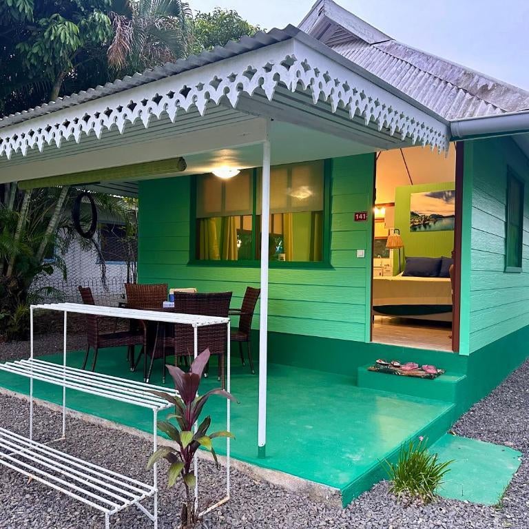 « Le Green House » by Meri lodge Huahine Thumbnail