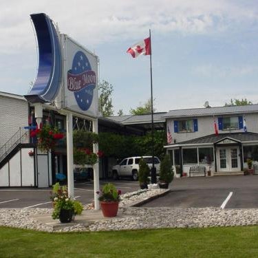 Blue Moon Motel Thumbnail