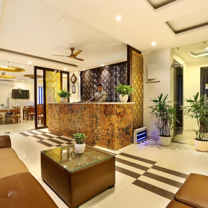 Hotel Emblem Suites Near Delhi Airport