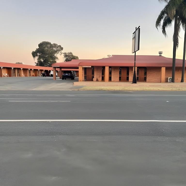 True blue Motor Inn
