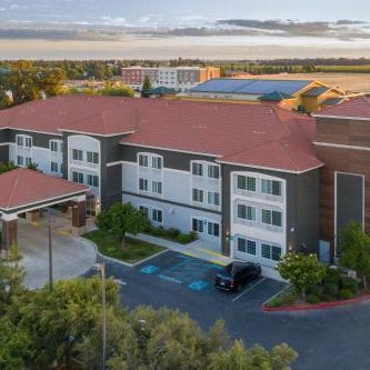La Quinta Inn & Suites by Wyndham Visalia/Sequoia Gateway Thumbnail