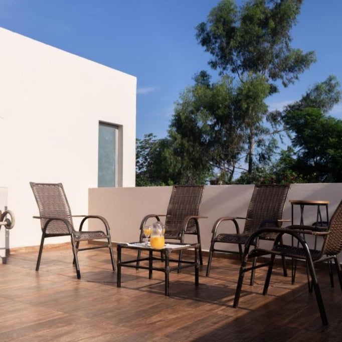 Habitaciones con amplia terraza en Encarnacion Thumbnail
