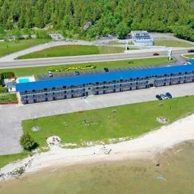 Days Inn & Suites by Wyndham St. Ignace Lakefront Thumbnail
