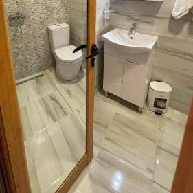 Hotel Color Thumbnail