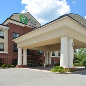 Holiday Inn Express & Suites Fairmont By IHG Thumbnail