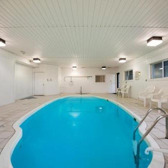 Ramada by Wyndham Effingham Thumbnail
