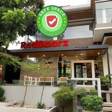 RedDoorz @ Antons Loft Designer Resort Pansol Calamba Laguna