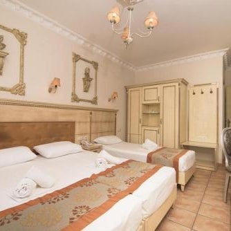 Parthenon Art Hotel