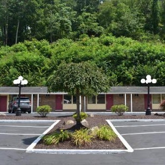 South Hills Motel Thumbnail