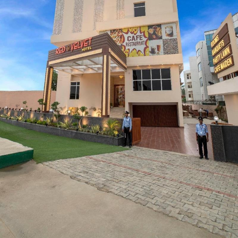 Red K Velvet Hotel Thumbnail