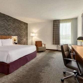 La Quinta Inn & Suites by Wyndham Santa Rosa Sonoma Thumbnail
