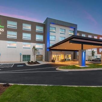 Holiday Inn Express And Suites Gainesville - Lake Lanier Area By IHG Thumbnail