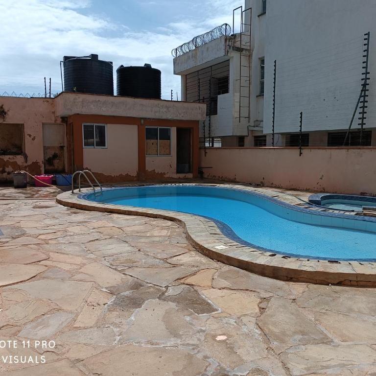 Furnished ensuite rooms behind City mall Thumbnail