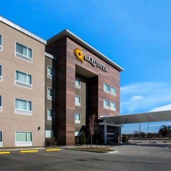 La Quinta Inn & Suites by Wyndham Pittsburg Thumbnail