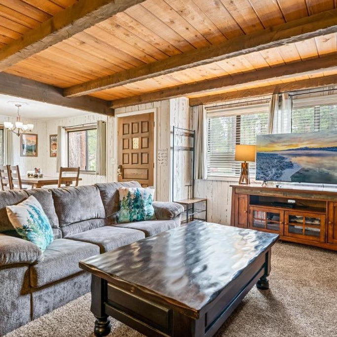 BEAR RIDGE CABIN - Close to Slopes & Lake Thumbnail