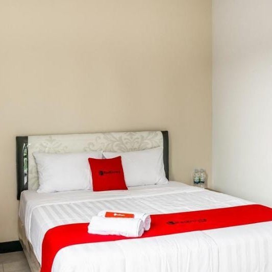 RedDoorz near Puri Indah Lippo Mall 2 Thumbnail
