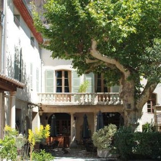 Hôtel et Restaurant Le Manoir - Echangeur A7-A9 - 24h-24h