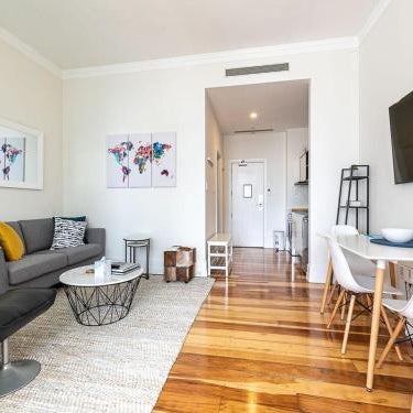Spacious One Bedroom with Pool and Gym! Thumbnail