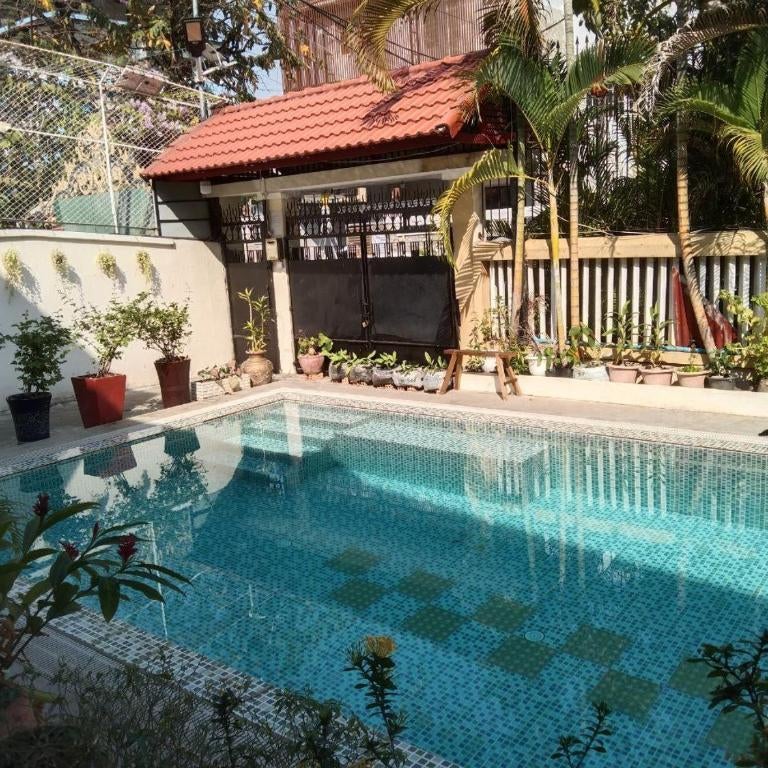 Room 11 - Studio in a villa 5mn walk from the Royal Palace with swimming pool Thumbnail