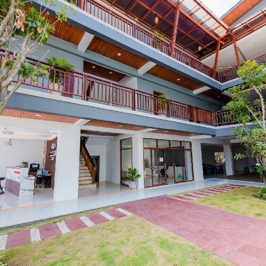 Lanta Ray Bay Hotel
