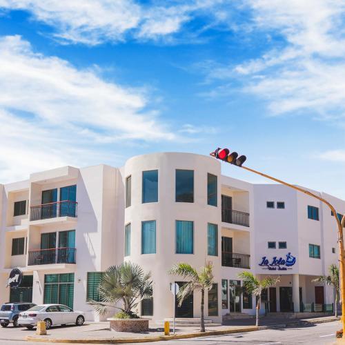 La Lola Hotel & Suites Thumbnail