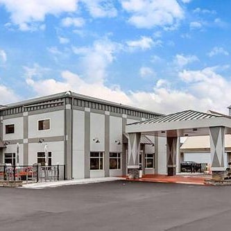 Days Inn & Suites by Wyndham Bowling Green Thumbnail