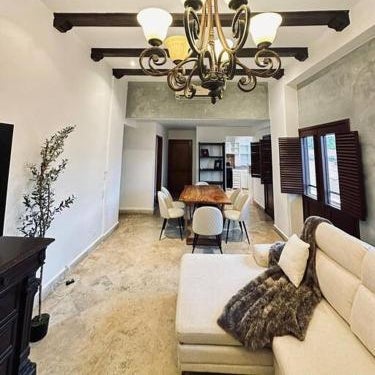 Colonial & Spacious Apto-best Location In Oldtown Thumbnail