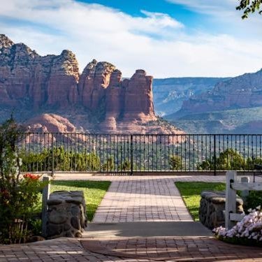 Sky Ranch Lodge Thumbnail
