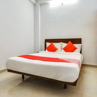 Hotel O The Velvet Chinhat Tiraha Thumbnail