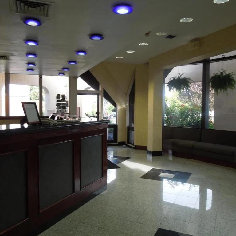Red Carpet Inn & Suites Thumbnail