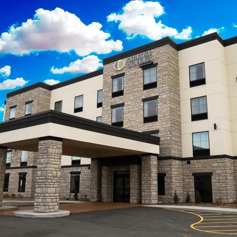 Cobblestone Hotel & Suites - Rhinelander Thumbnail