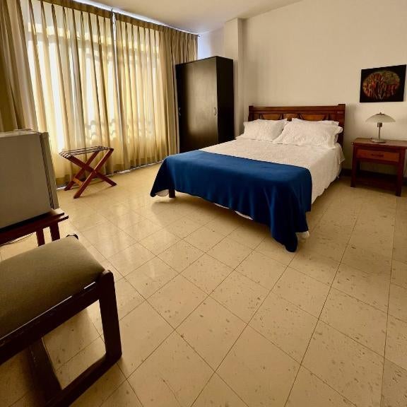 HOTEL ARMENIA CENTRO , TENEMOS AGUA CALIENTE y FACTURACION ELECTRONICA, Gracias