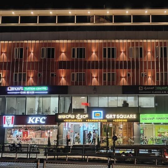 Hotel G R T SQUARE
