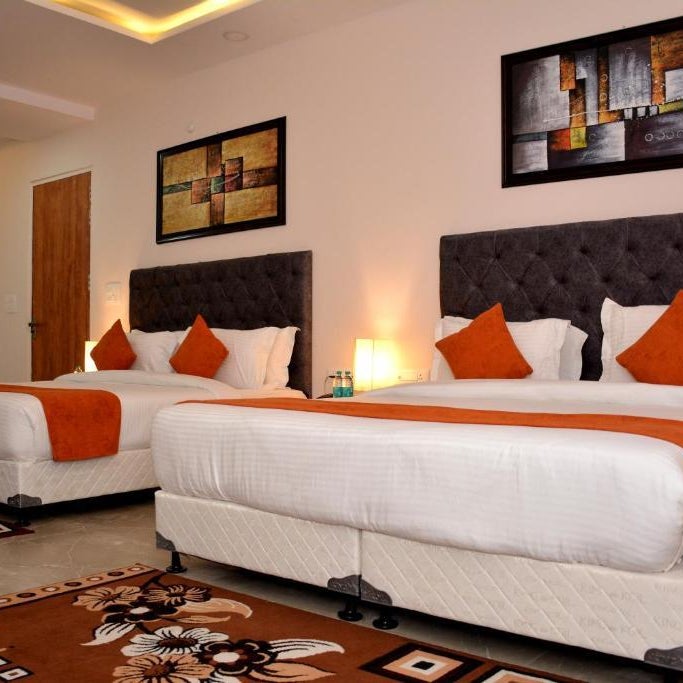 Hotel The Grand