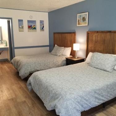 Blue Sky Inn- Complimentary Happy Hour Th-Sun, Veteran owned, Full Breakfast, Best green space, 1 mile from Blue Ridge, Fire Pit Thumbnail