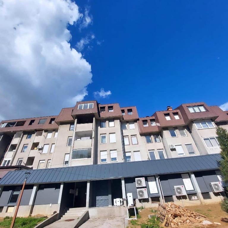 APARTMAN ADI