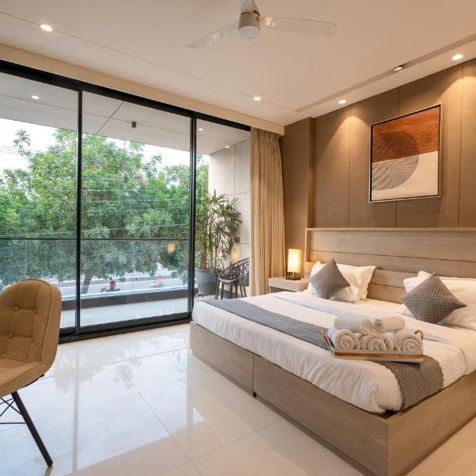 The Lodgers Luxury 1 BHK Apartments Near Golf Course Road Gurgaon