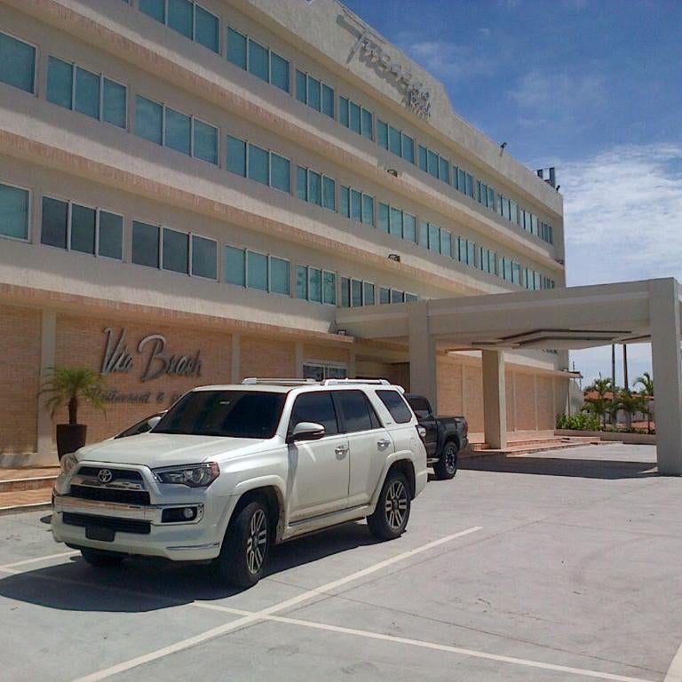 Tucacas Beach Hotel Thumbnail