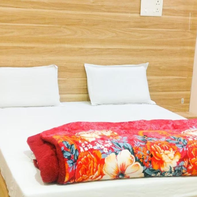 Goroomgo Sangam Palace Guest House Mathura Thumbnail
