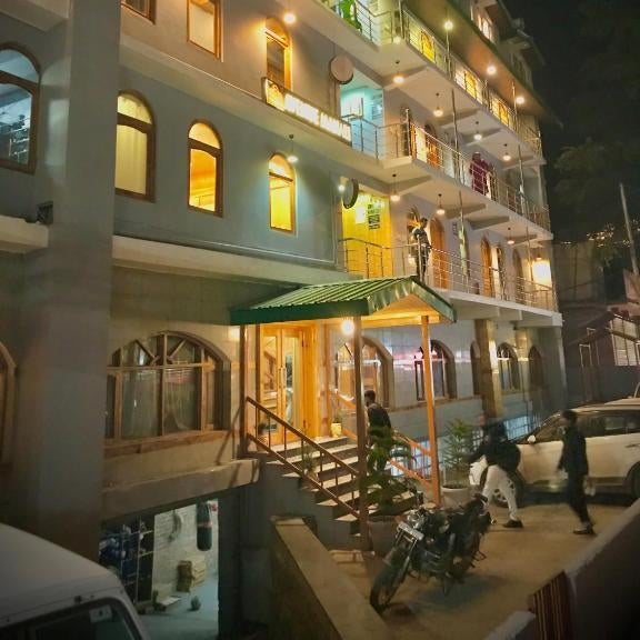 The Avenue River Side Hotel - Near Volvo Bus Stand Manali