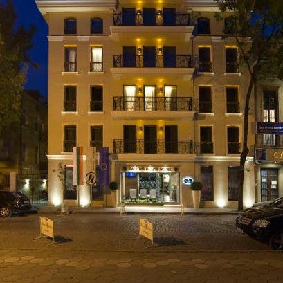 Famous House Thumbnail