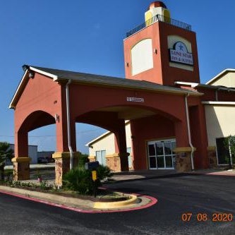 Super 8 by Wyndham Groesbeck