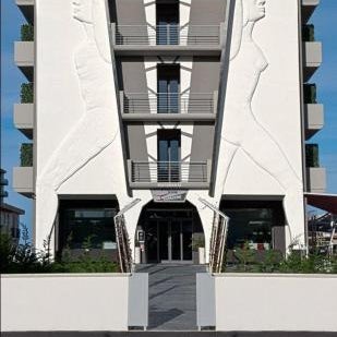 Eden Hotel