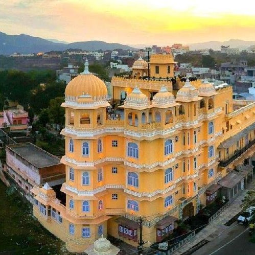 Bloom Boutique I Lake Pichola