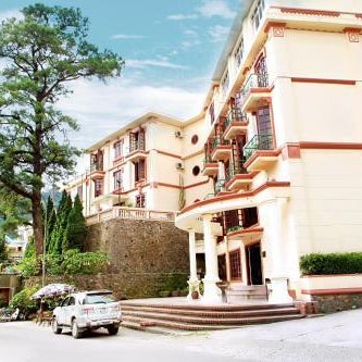 Khách Sạn Cây Thông