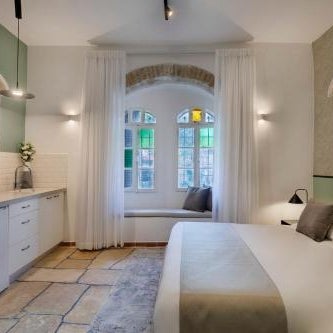 Villa Albi - Machne Yehuda Hotel